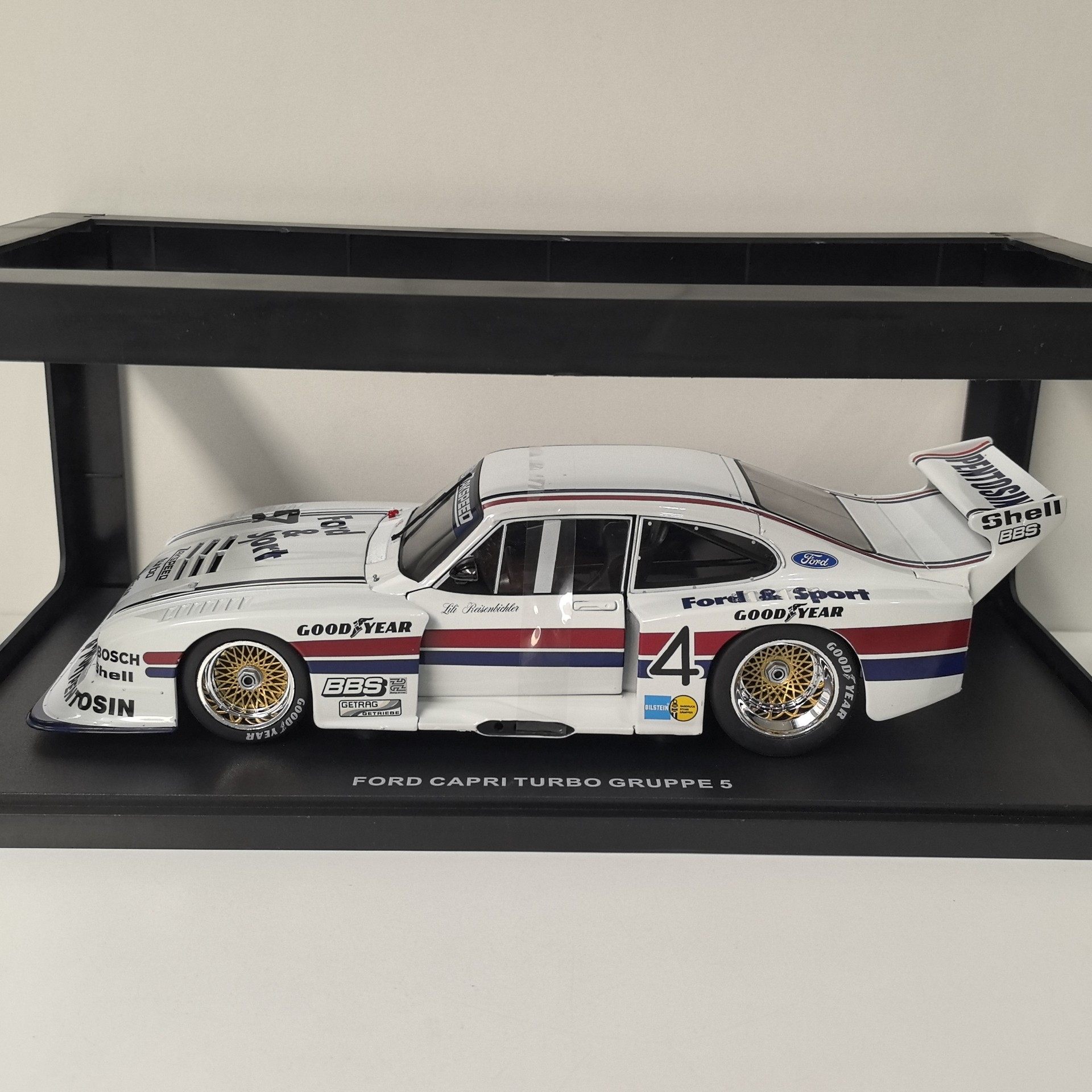 Diecast WERK83 Escala 1/18 FOR - Car Care avaliação e preço